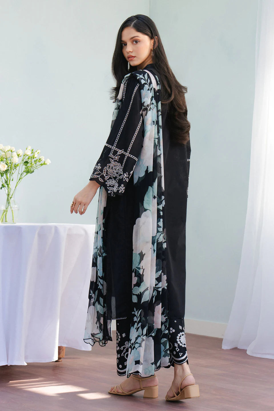 Zara Shahjahan | Coco Lawn 25 | ECLAT-7B - House Of Hania