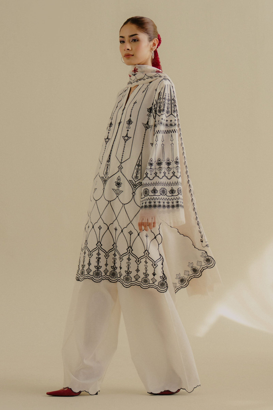 Zara Shahjahan | Coco Lawn 25 | Iris-2B - House Of Hania