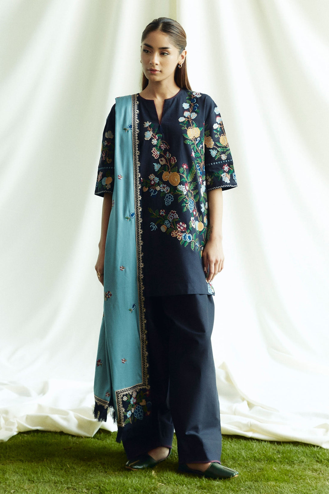 Zara Shahjahan | Coco Winter 24 | Onyx-7B - House Of Hania