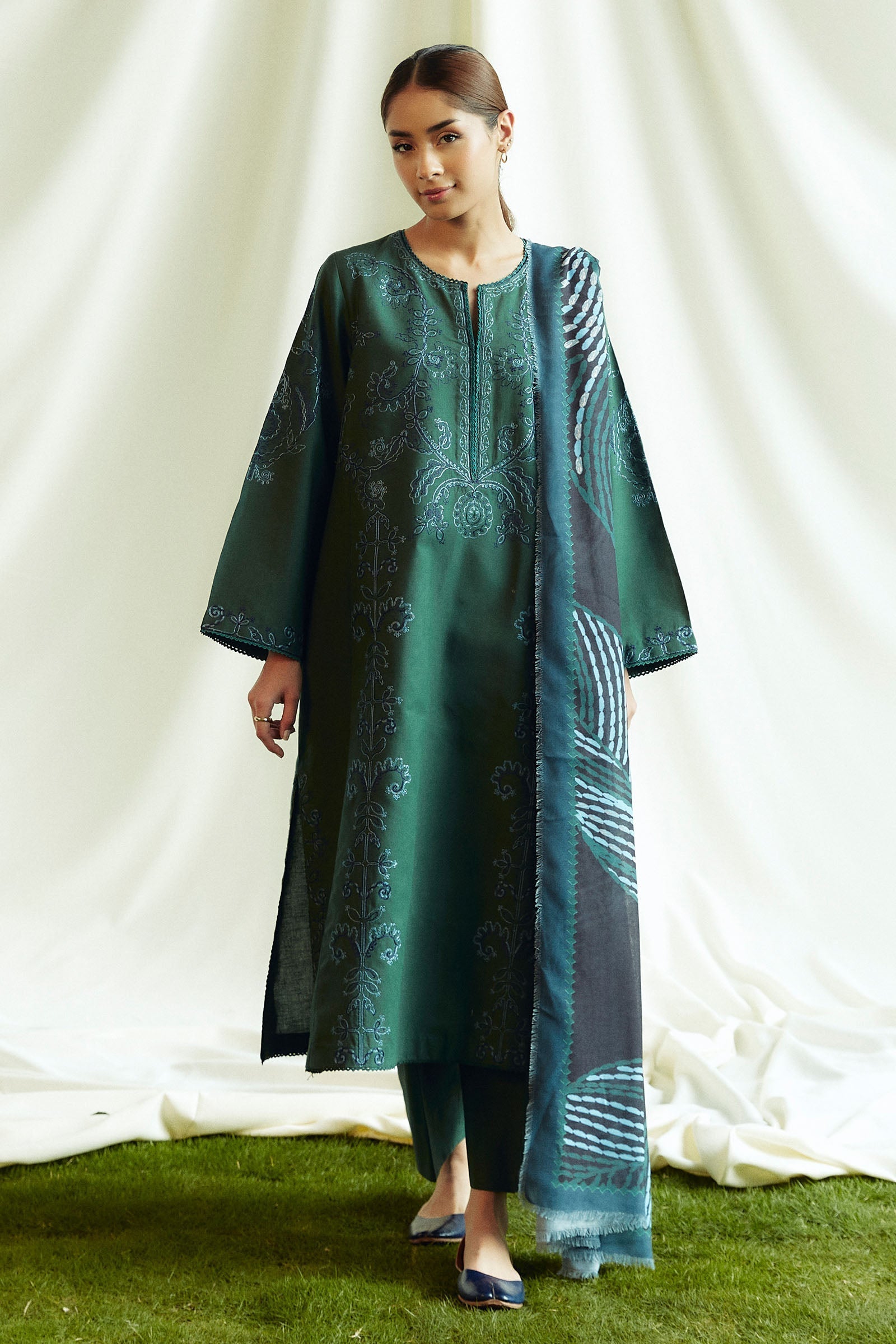 Zara Shahjahan | Coco Winter 24 | Peridot-5B - House Of Hania