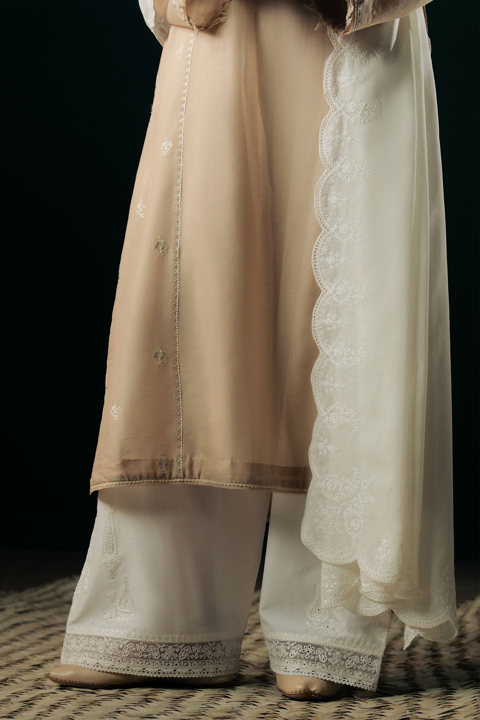 Zara Shahjahan | Eid Basics 2026 | Safaid-e-Gul - House Of Hania