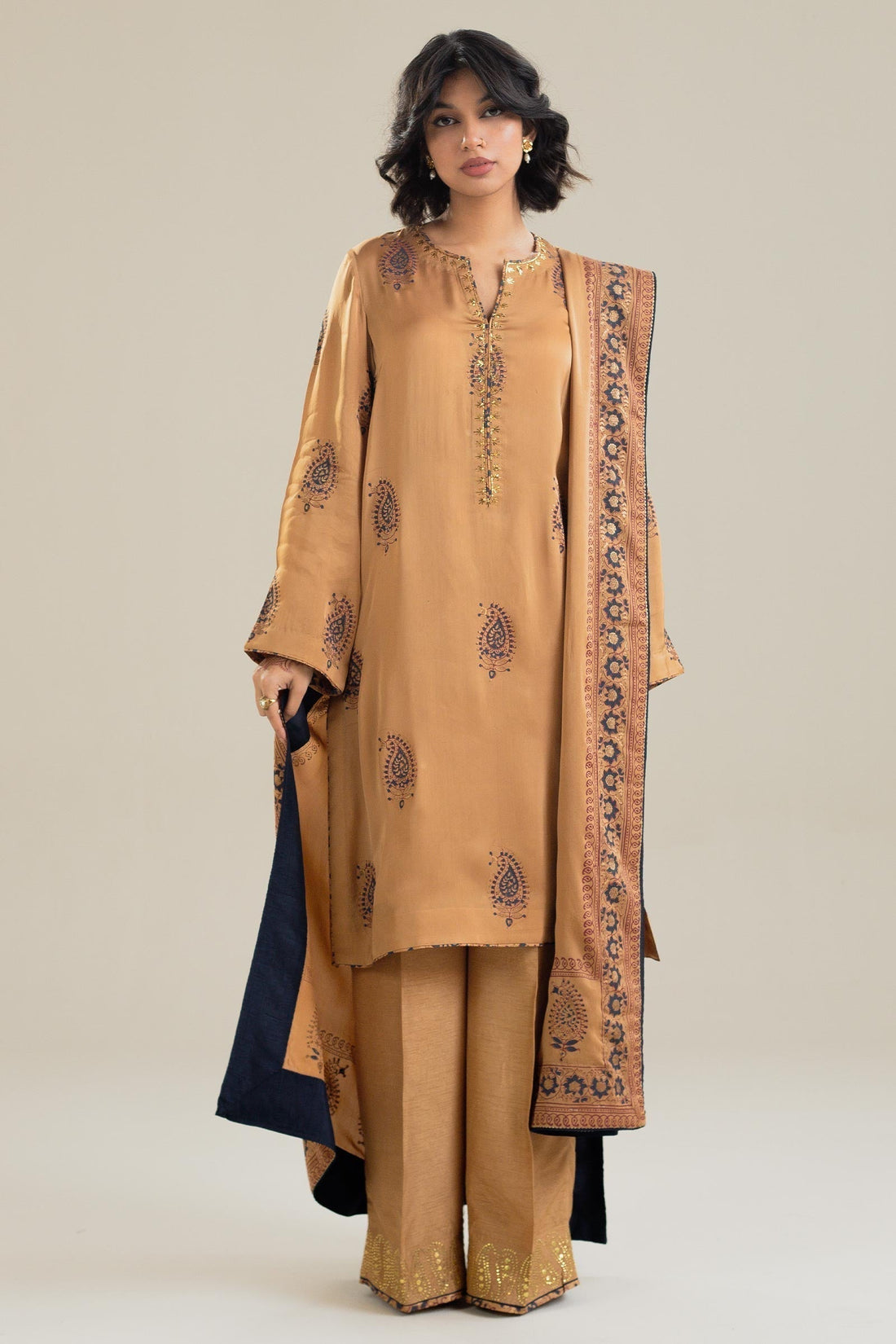 Zara Shahjahan | Handcrafted Suits | ZHC-043 - House Of Hania