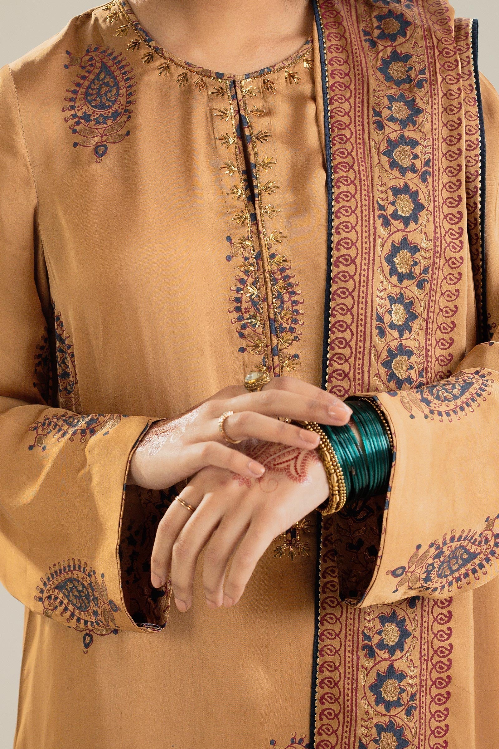 Zara Shahjahan | Handcrafted Suits | ZHC-043 - House Of Hania