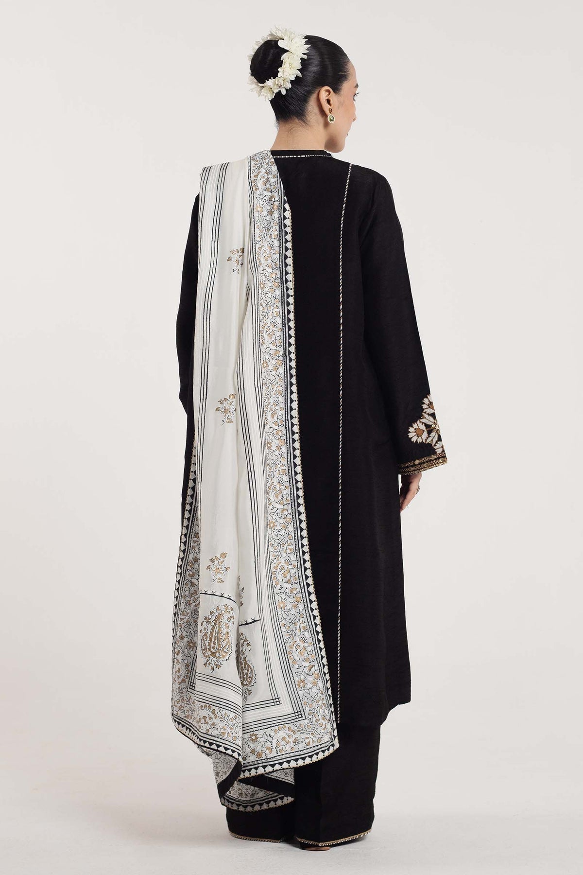 Zara Shahjahan | Handcrafted Suits | ZHC-048 - House Of Hania
