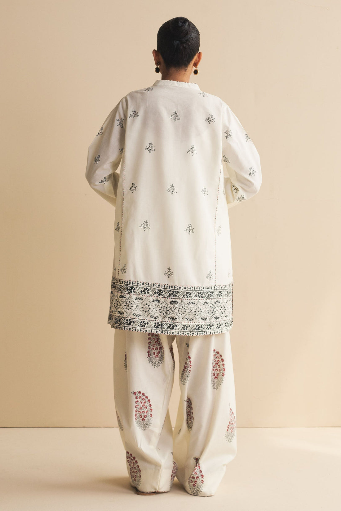 Zara Shahjahan | Handcrafted Suits | ZHC-061 - House Of Hania