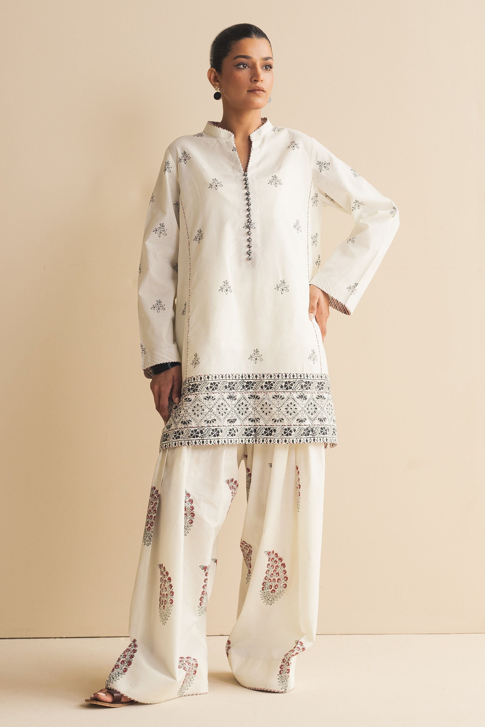 Zara Shahjahan | Handcrafted Suits | ZHC-061 - House Of Hania