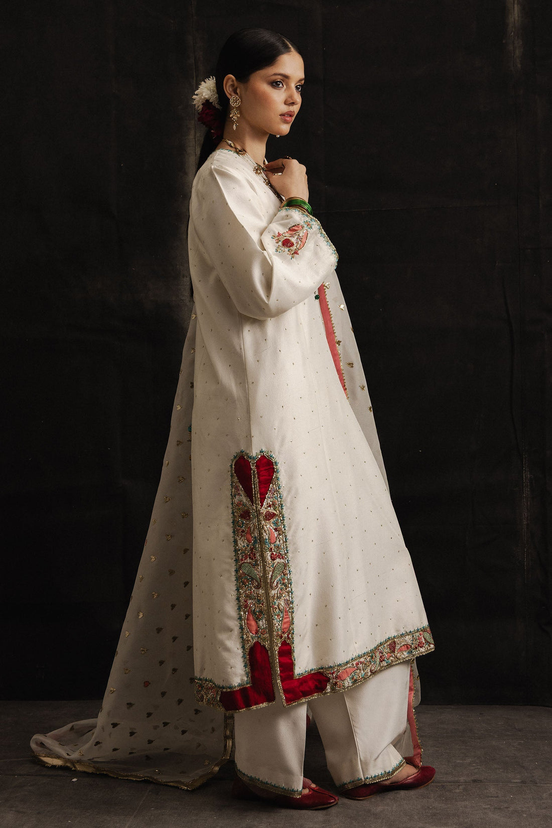 Zara Shahjahan | Studio Portraits | Peepal - House Of Hania