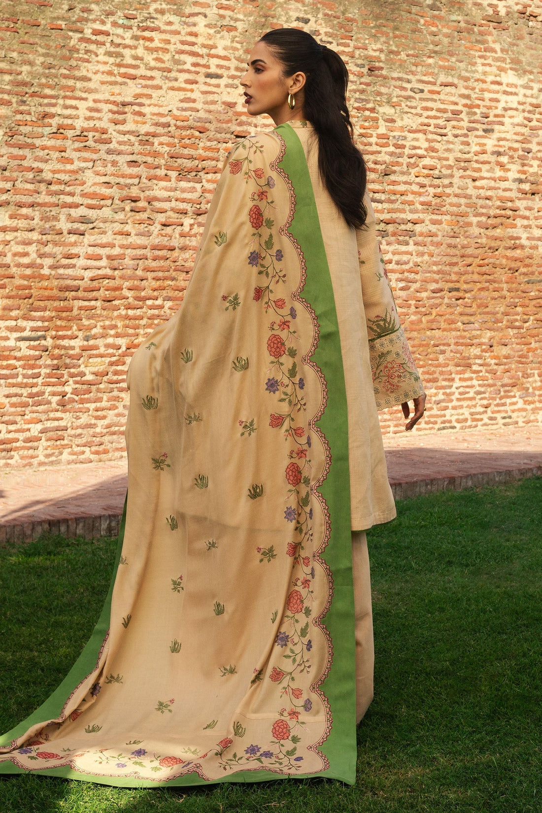 Zara Shahjahan | Winter 24 |  NEGAH-D3 - House Of Hania