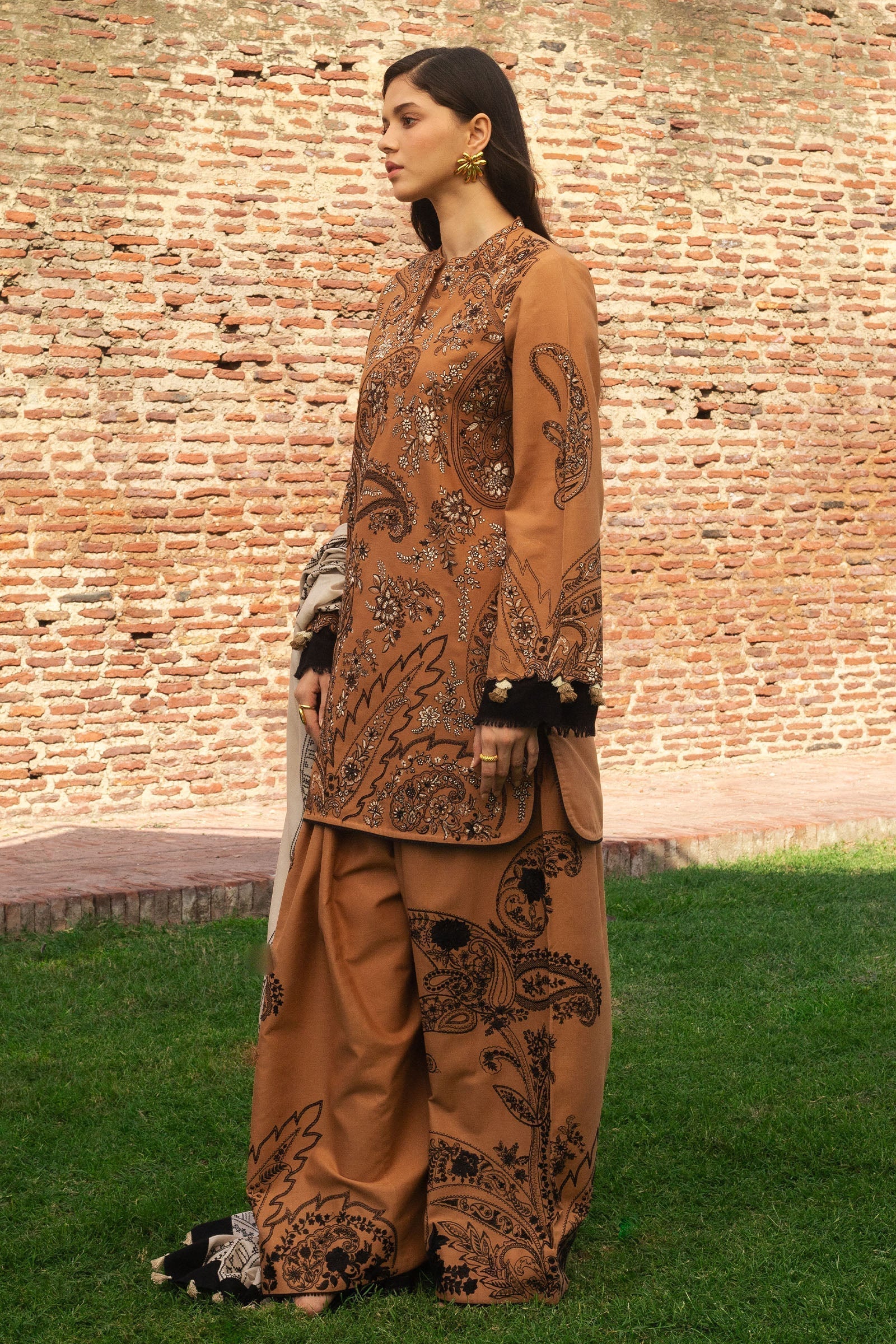 Zara Shahjahan | Winter 24 |  ROYA-D6 - House Of Hania