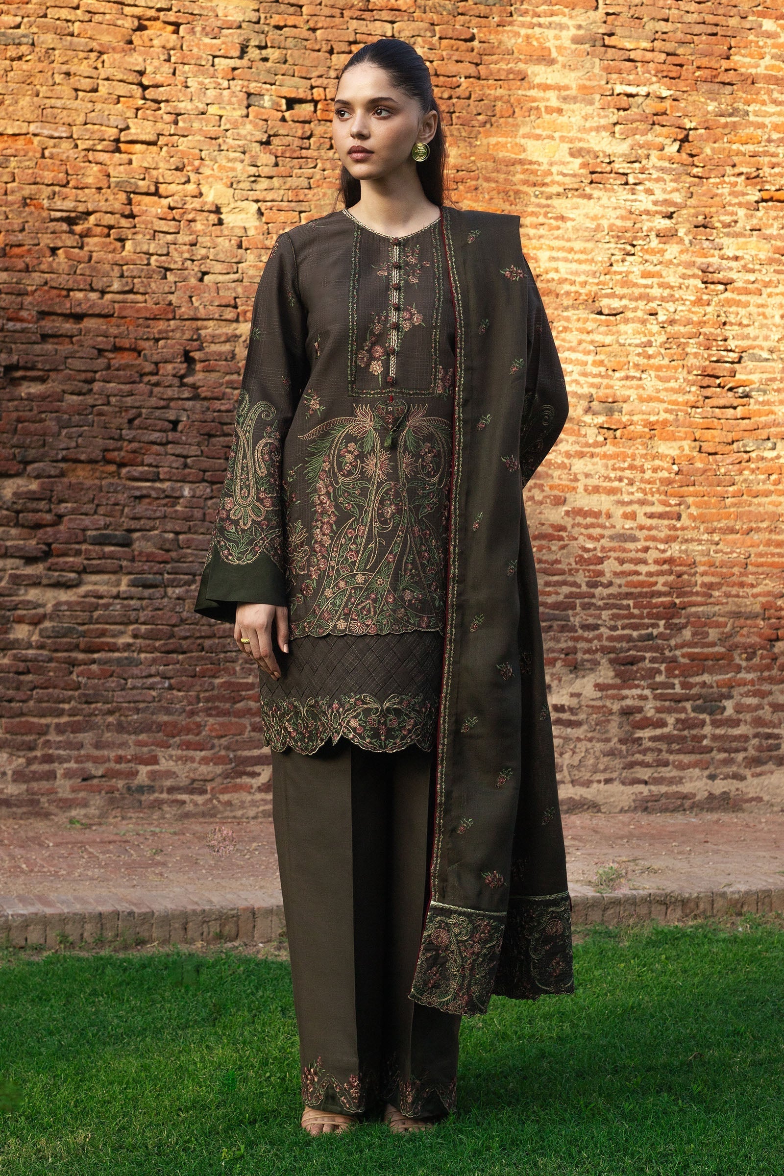 Zara Shahjahan | Winter 24 |  ZOHREH-D5 - House Of Hania