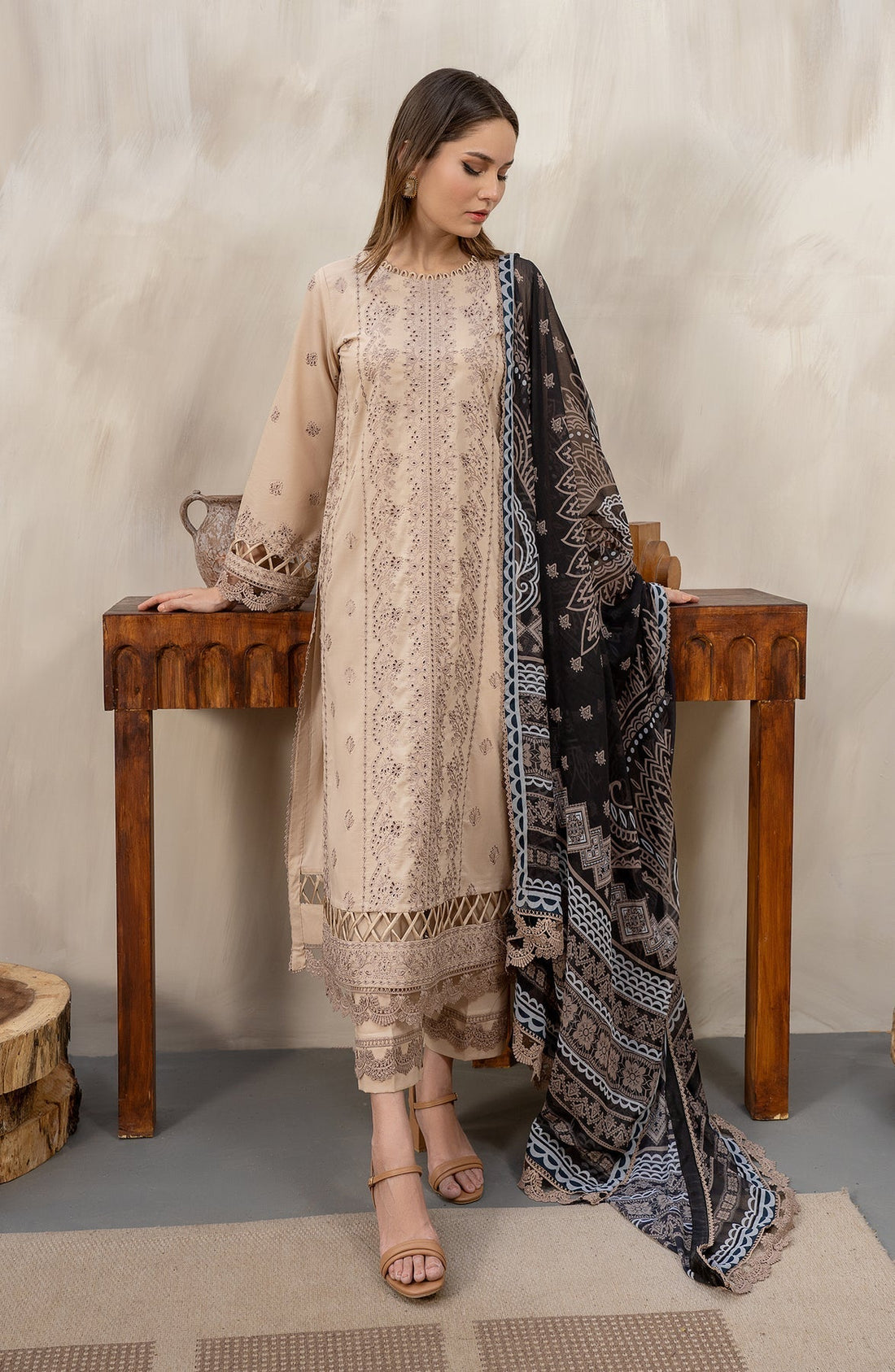 Zarif | Festive Lawn | ZFL 07 CHAMILA - House Of Hania
