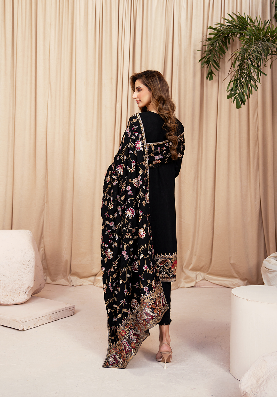 Zarqash | The Winter Luxe Pret | NOIR BLOOM - House Of Hania