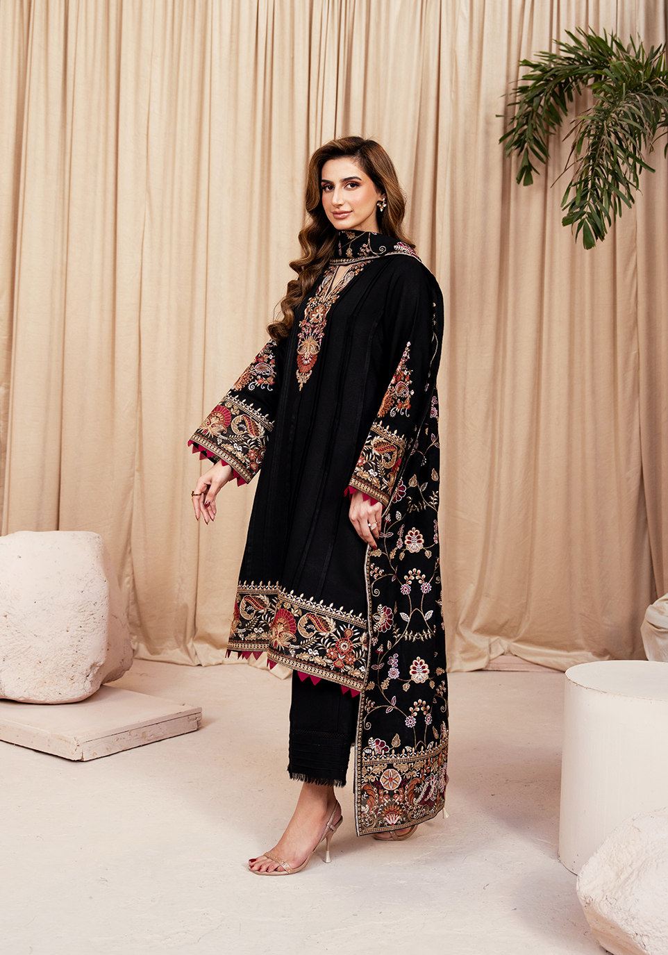 Zarqash | The Winter Luxe Pret | NOIR BLOOM - House Of Hania