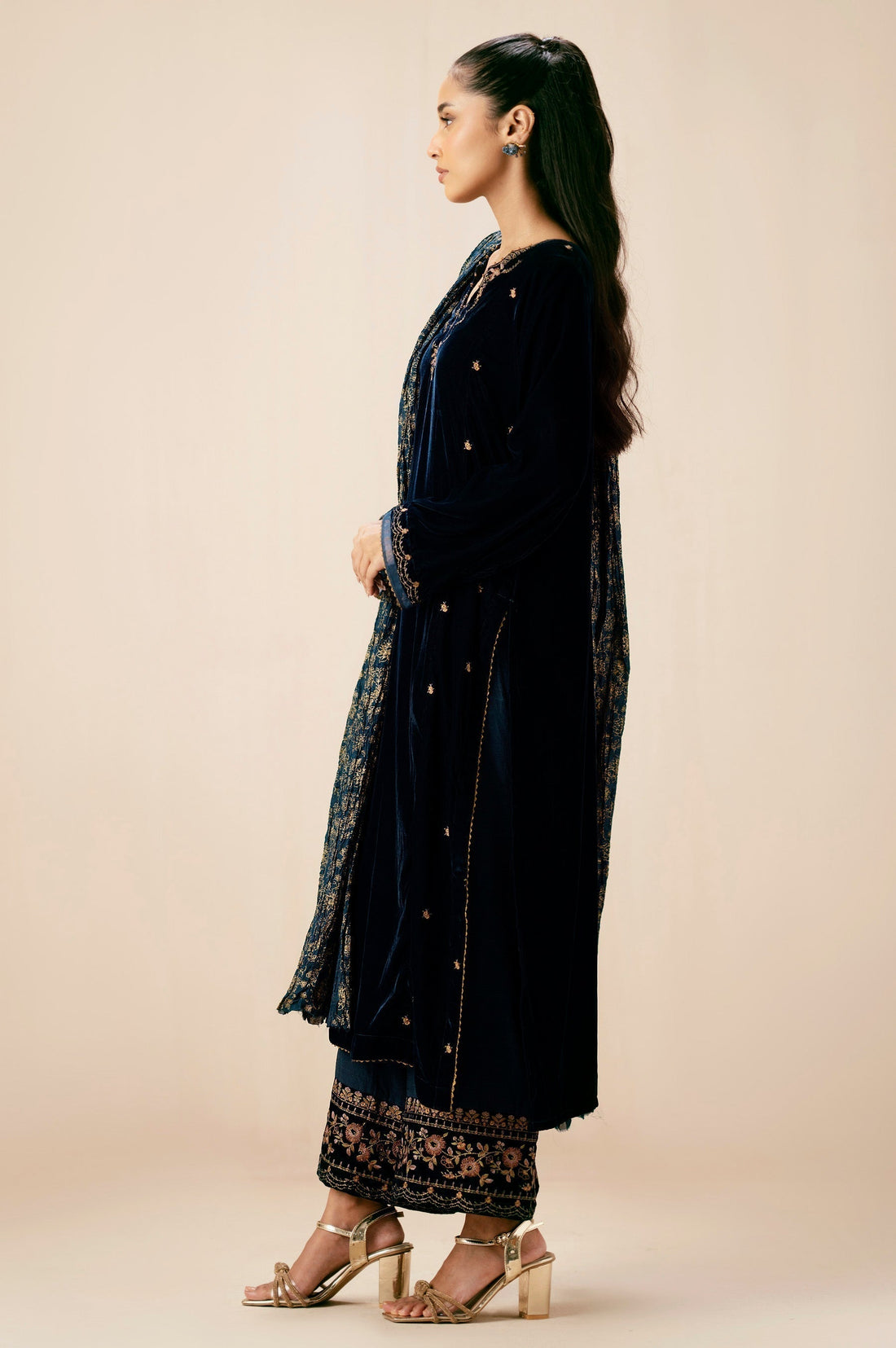 Zeen | Winter Collection | Velvet 11 - House Of Hania