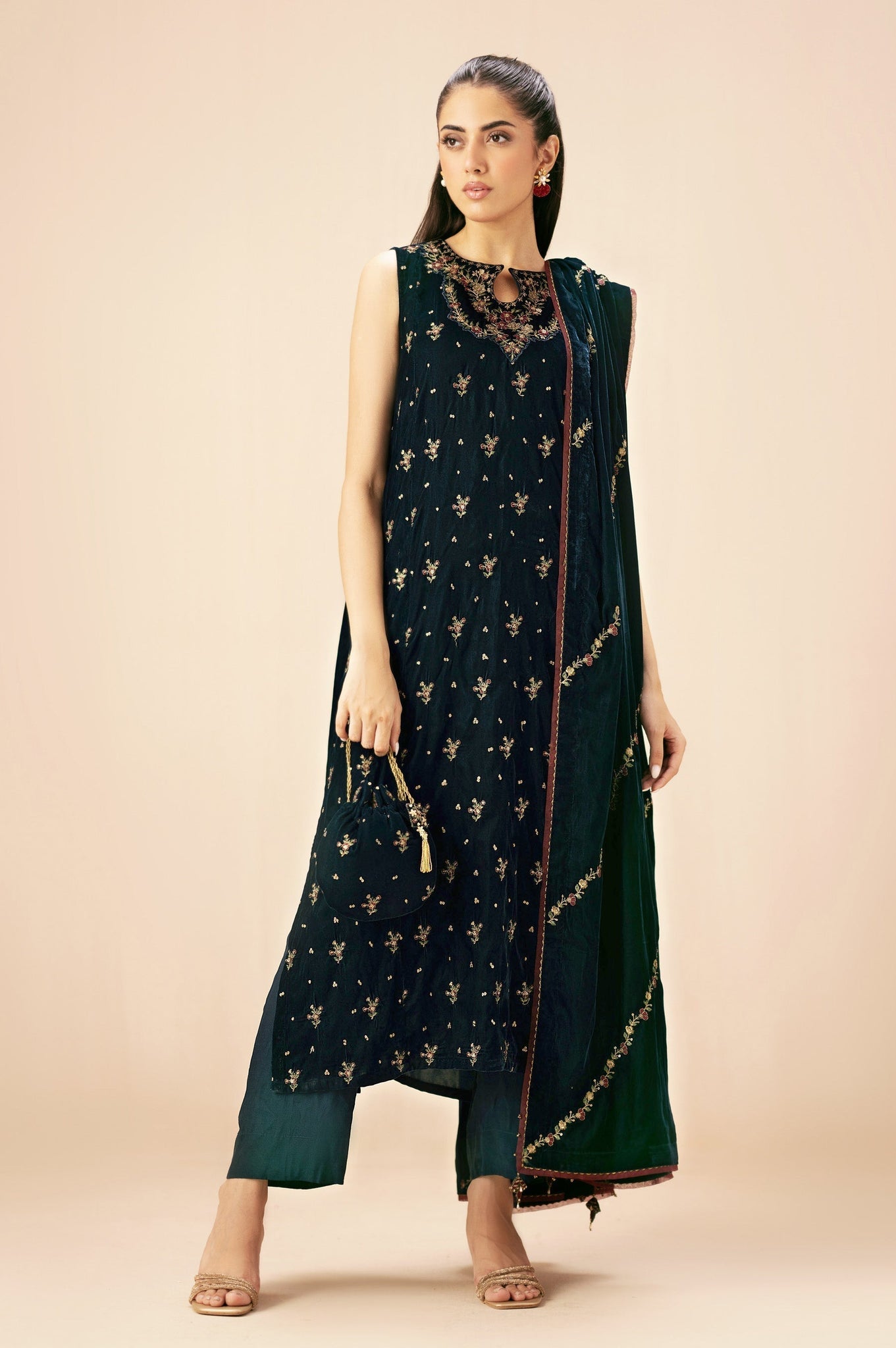 Zeen | Winter Collection | Velvet 24 - House Of Hania
