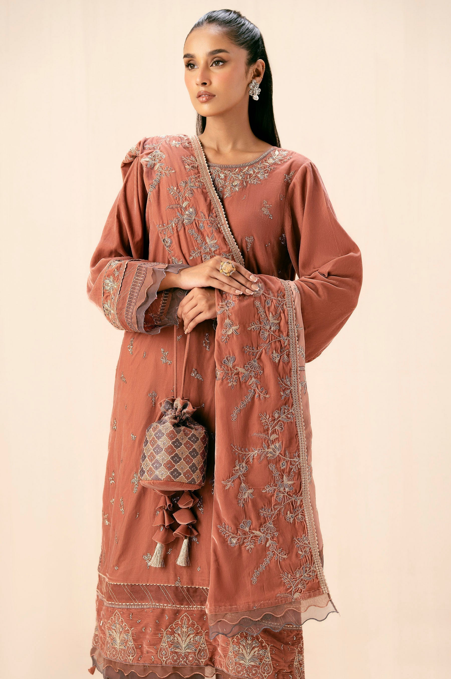 Zeen | Winter Collection | Velvet 29 - House Of Hania
