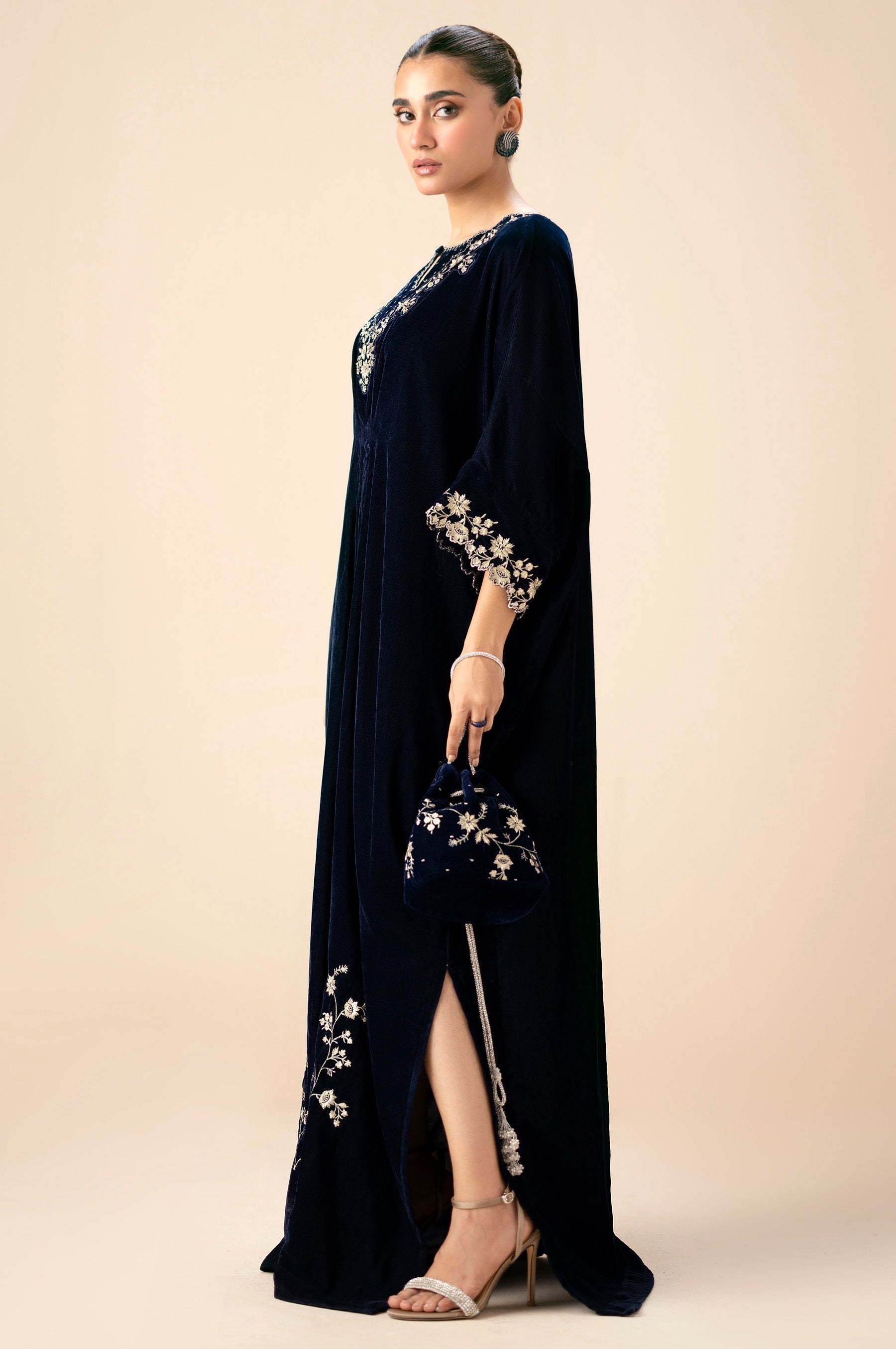 Zeen | Winter Collection | Velvet Kaftan 02 - House Of Hania