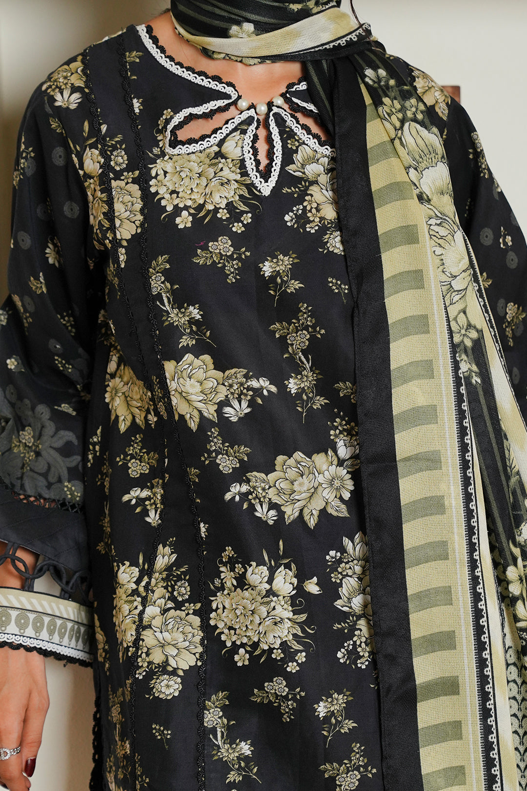 Zellbury | Unstitched 3 Piece Cambric | Shirt Shalwar Dupatta - 0036 - House Of Hania