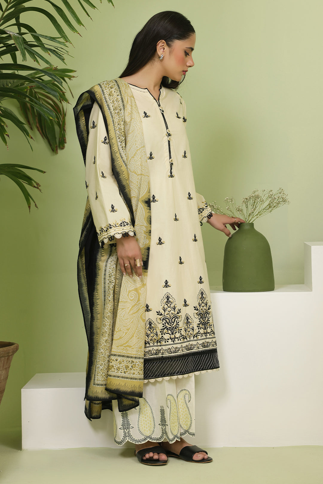 Zellbury | Unstitched 3 Piece Lawn | Embroidered Shirt Shalwar Dupatta - 1369 - House Of Hania