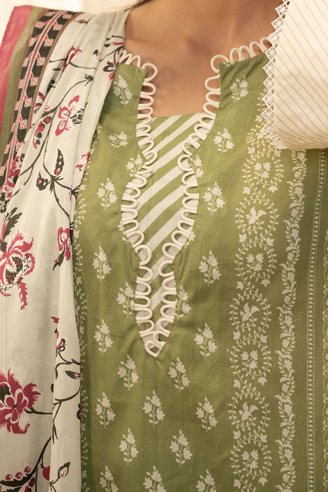 Zellbury | Unstitched 3 Piece Lawn | Shirt Shalwar Dupatta - 0134 - House Of Hania
