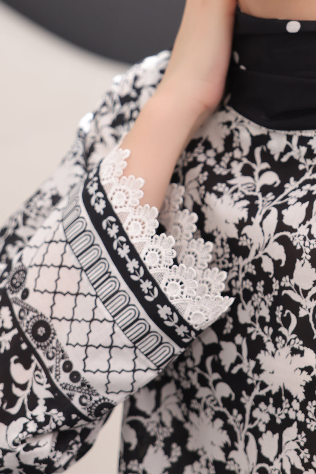 Zellbury | Unstitched 3 Piece Lawn | Shirt Shalwar Dupatta - 1526 - House Of Hania