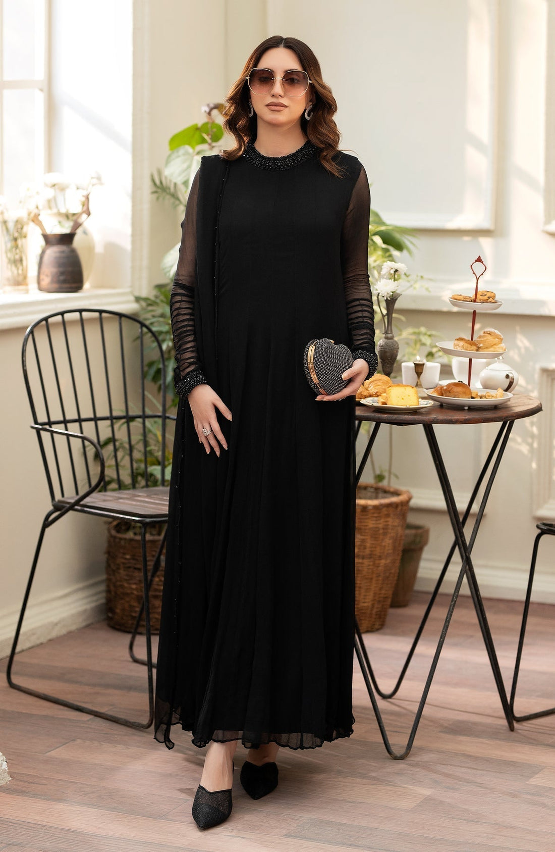 Zevk | Babes Pret | NIGHT IN GALE - House Of Hania