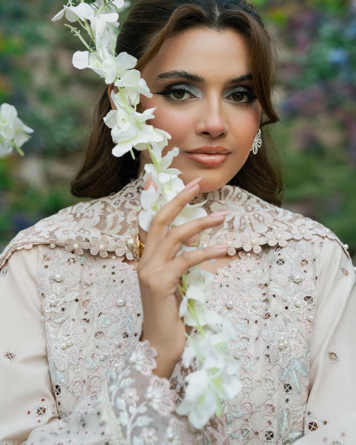Zevk | Flora Festive Lawn | ASEEL - House Of Hania
