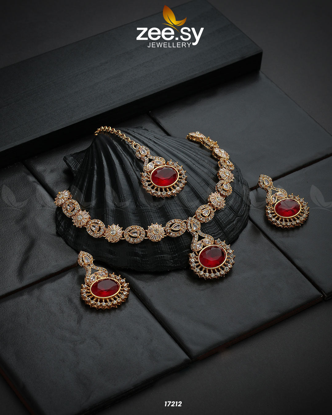 Zirconic Starburst Necklace - House Of Hania