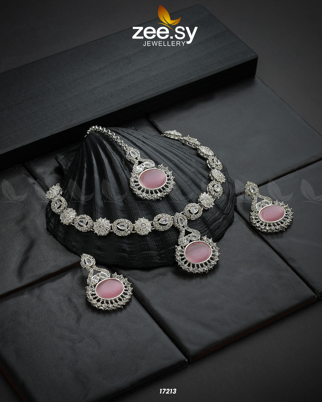 Zirconic Starburst Necklace - House Of Hania