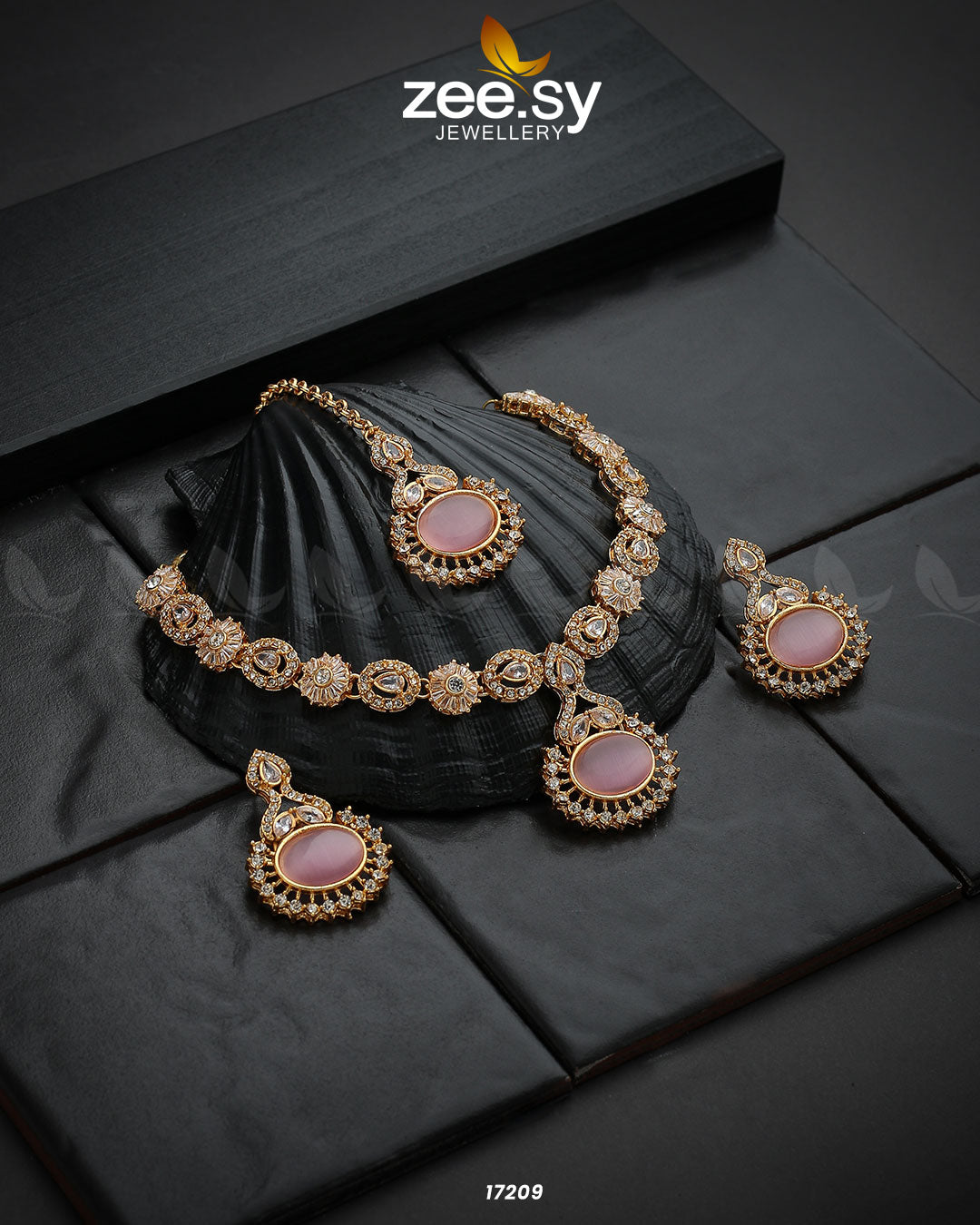 Zirconic Starburst Necklace - House Of Hania