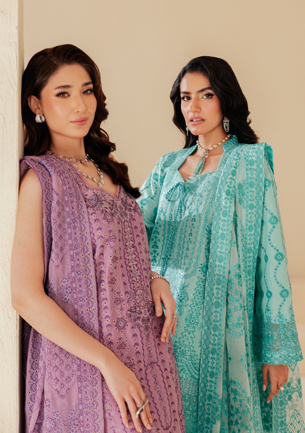 Aik Atelier | Lawn 26 Vol 2 | Look B2605B - 4