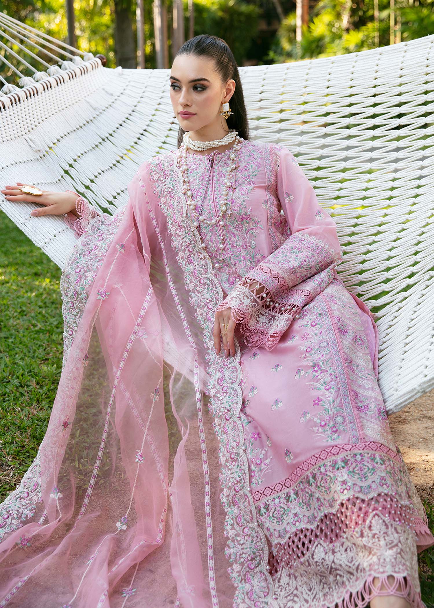 Kanwal Malik | Sareen Luxury Lawn 24 | Misty - House Of Anaya