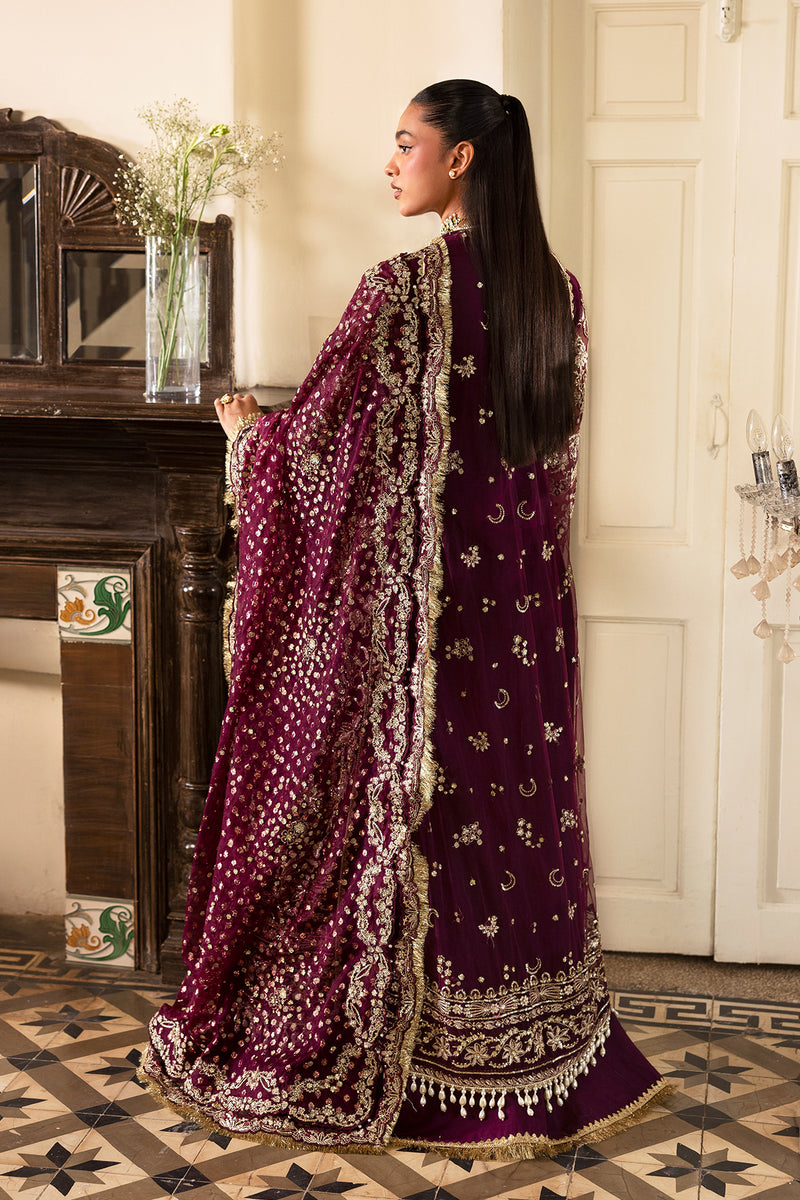 Model wearing Afrozeh Gildentide long shirt & sharara