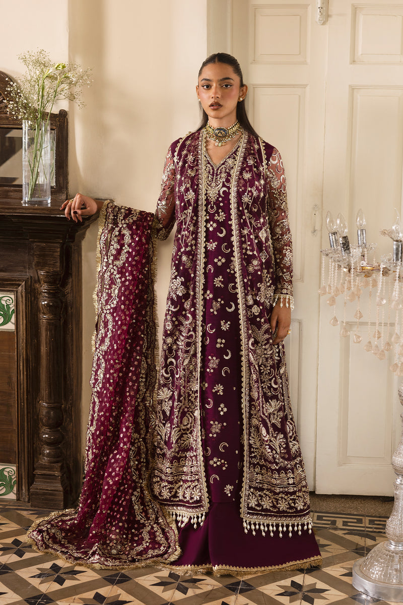 Model wearing Afrozeh Gildentide long shirt & sharara