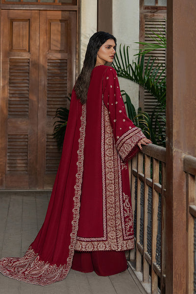 Model wearing Afrozeh Sorrelle long shirt & trousers