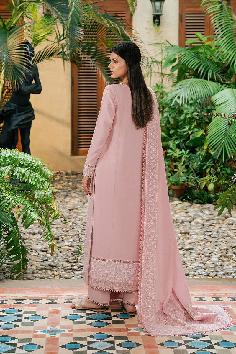 Model wearing Afrozeh Maelin long shirt & trousers