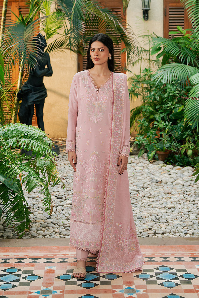 Model wearing Afrozeh Maelin long shirt & trousers